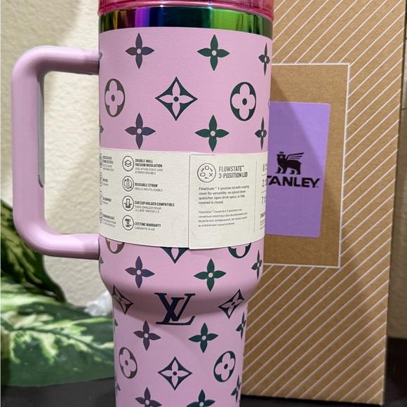 Stanley Pink Quencher H2.0 Tumbler - 40oz - Luxury design - Picture 4 of 5